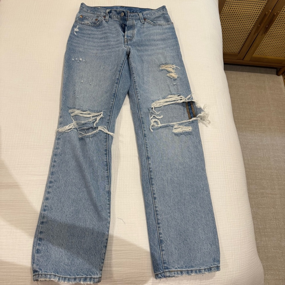Distressed Blue Women's levis Jeans